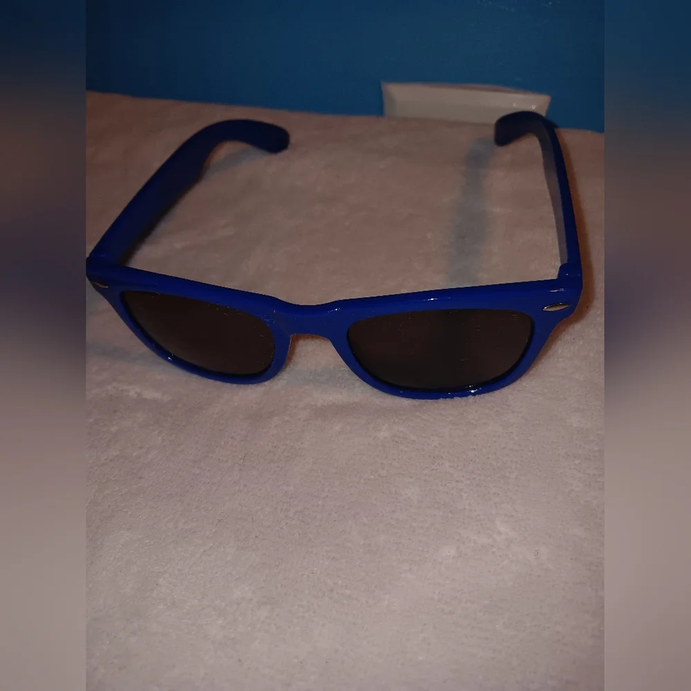 Kids Sunglasses Lot of 3 Pre-owned